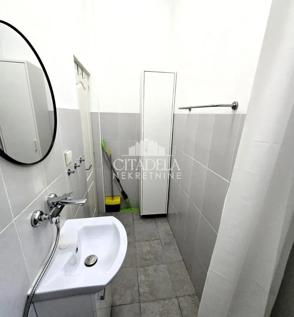 Izdavanje, jednosoban stan, 55m², Resnik, Beograd