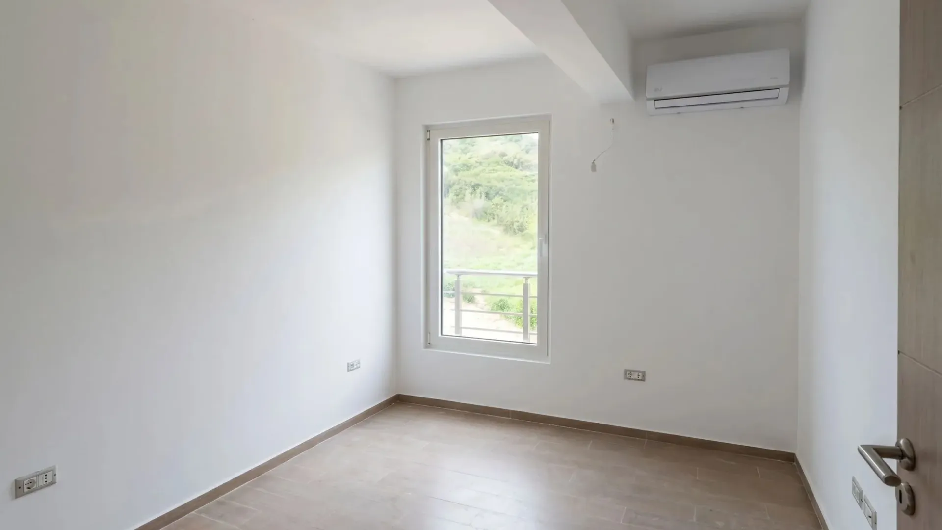 Prodaja, dvosoban stan, 85m², Đenovići, Herceg Novi