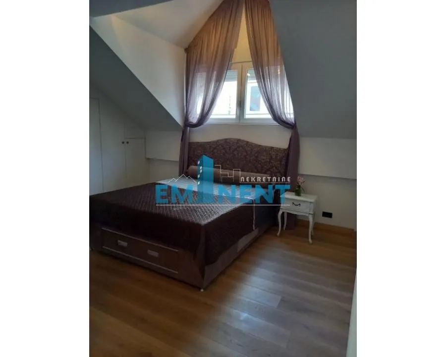 Rent, four bedroom apartment, 120m², Senjak, Beograd
