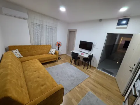 Rent, one bedroom apartment, 36m², Budva okolina, Budva - image 2