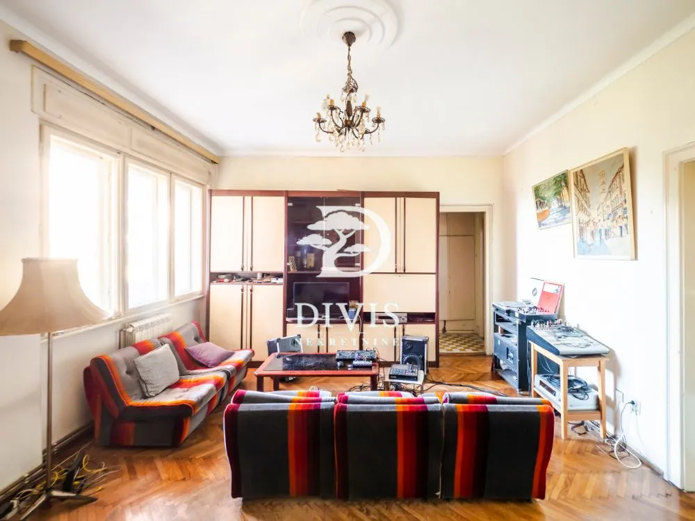 Prodaja, četvorosoban stan, 96m², Savski Venac, Beograd