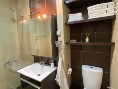 Izdavanje, jednosoban stan, 54m², City Kvart, Podgorica - image 4