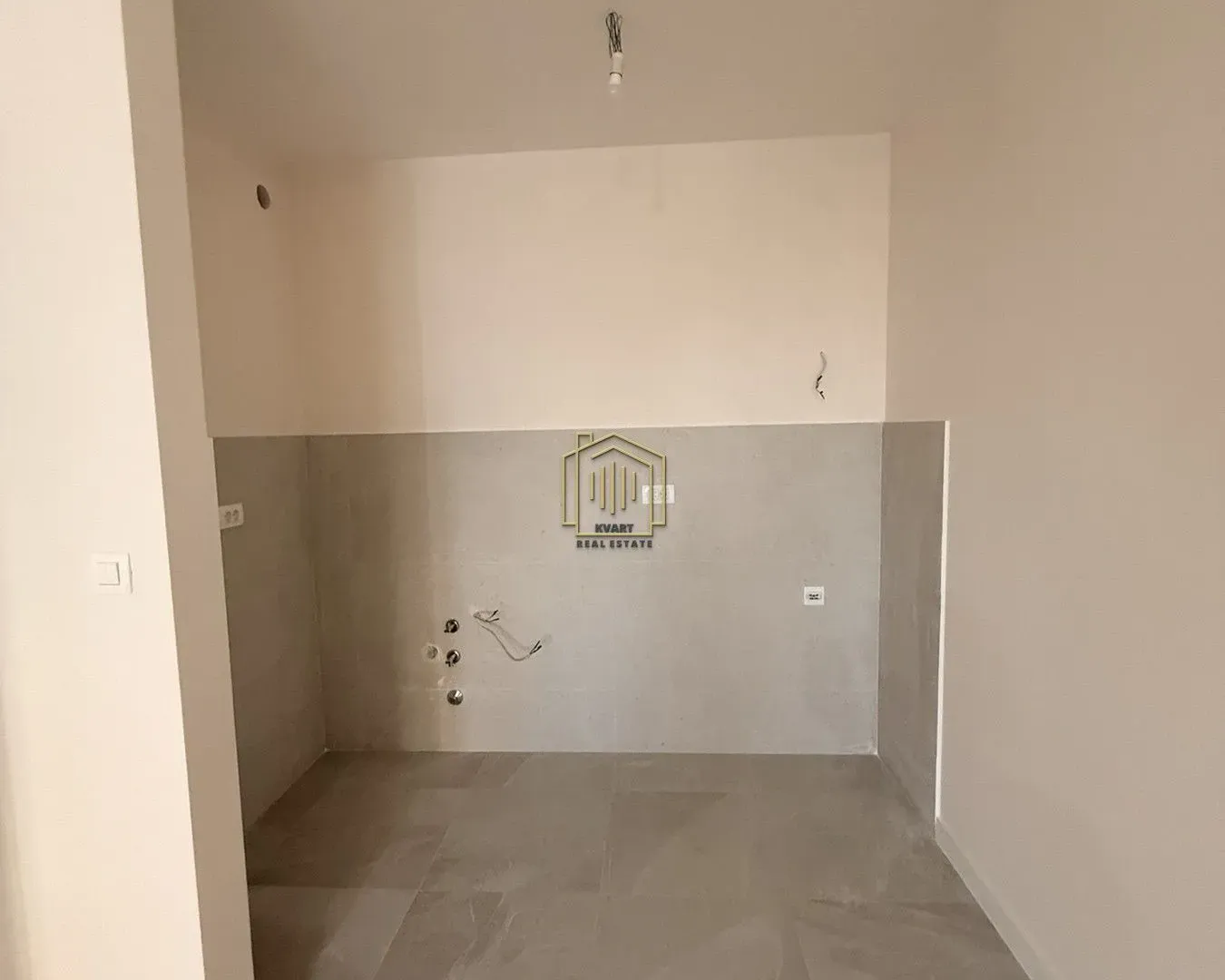 Izdavanje, jednosoban stan, 49m², Central Point, Podgorica