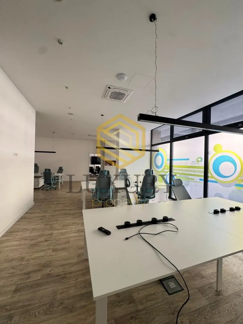 Rent, office space, 140m², Master Kvart, Podgorica