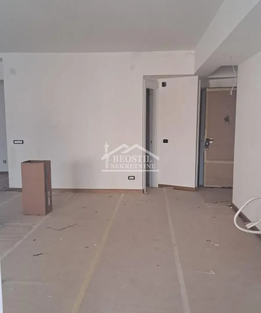 Prodaja, trosoban stan, 83m², Kalenić Pijaca, Vračar Sve Podlokacije