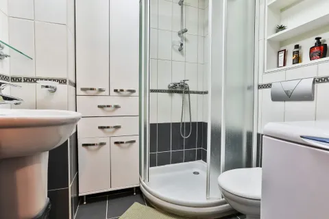 Rent, one bedroom apartment, 53m², Centar, Bar - image 9