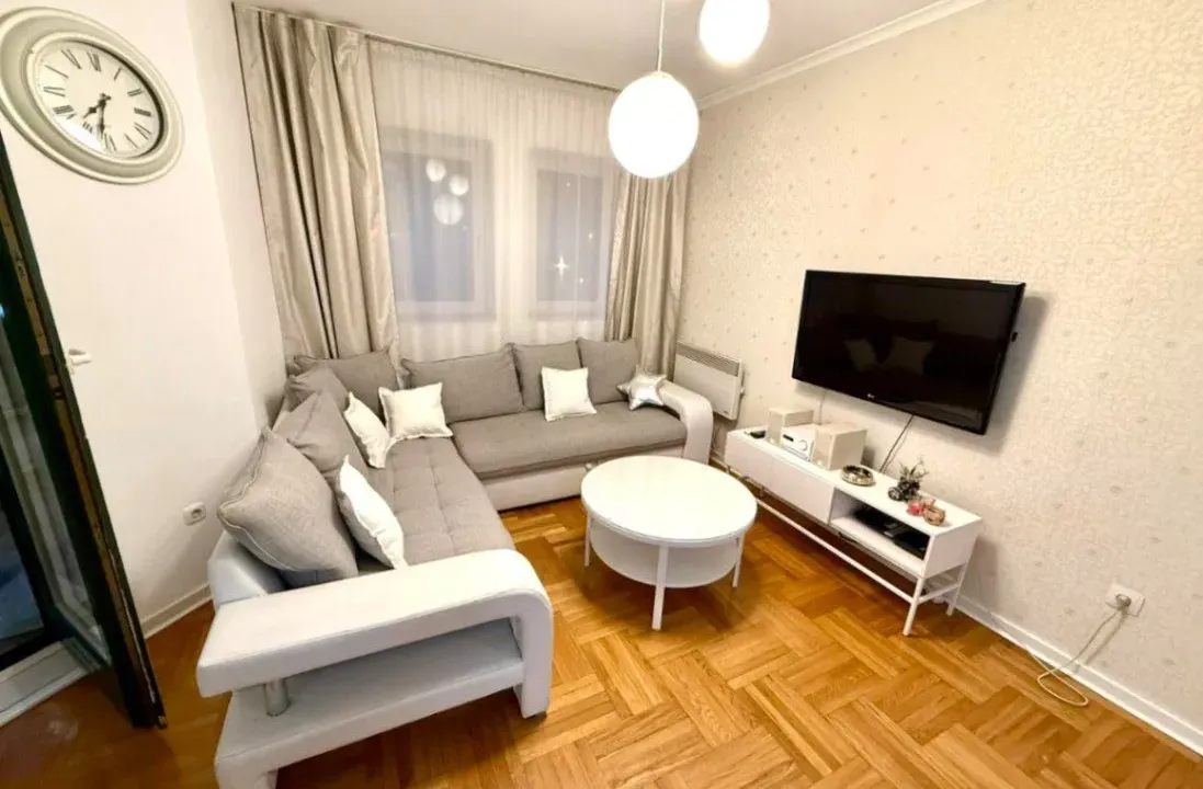 Izdavanje, jednosoban stan, 56m², Preko Morače, Podgorica