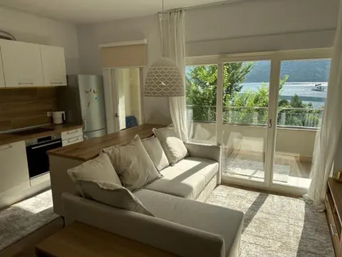 Izdavanje, stan, 50m2, Risan, Kotor Izdavanje, stan, 50m2, Risan, Kotor