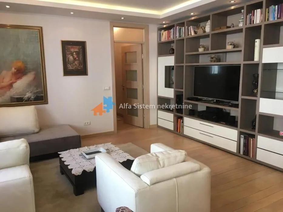 Rent, three bedroom apartment, 90m², Stari Grad, Beograd
