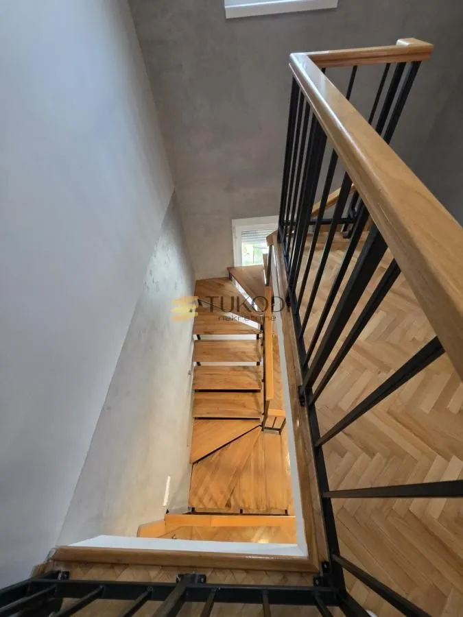 Prodaja, stan, 156m², Centar, Novi Sad