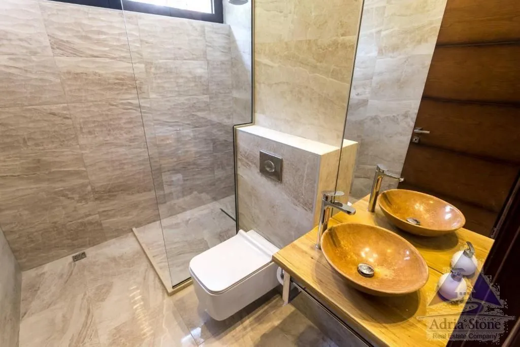 Prodaja, kuća, 420m², Đenovići, Herceg Novi