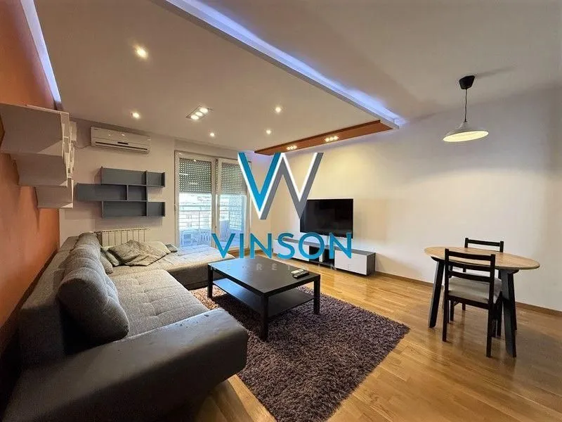 Izdavanje, dvosoban stan, 60m², Centar, Novi Sad