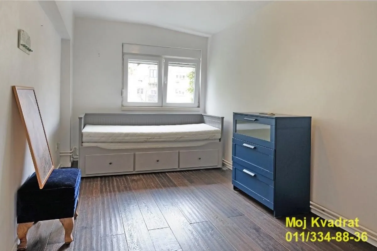 Prodaja, trosoban stan, 82m², Kalenić Pijaca, Vračar Sve Podlokacije