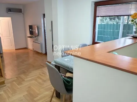 Sale, house, 54m², Uciteljsko Naselje, Zvezdara Sve Podlokacije