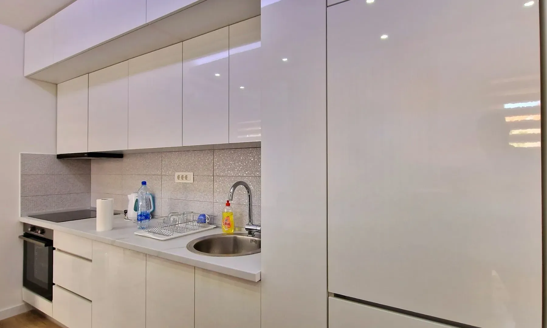 Prodaja, dvosoban stan, 70m², Bečići, Budva