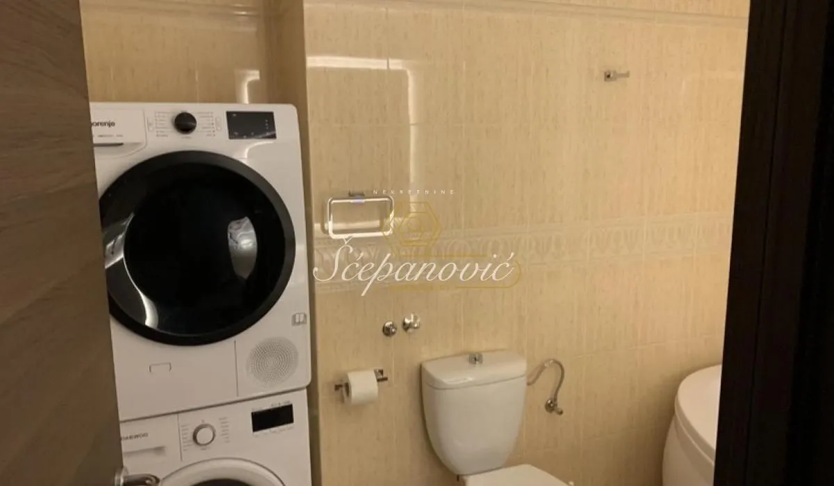 Prodaja, petosoban stan, 121m², Nova Detelinara, Novi Sad Sve Podlokacije