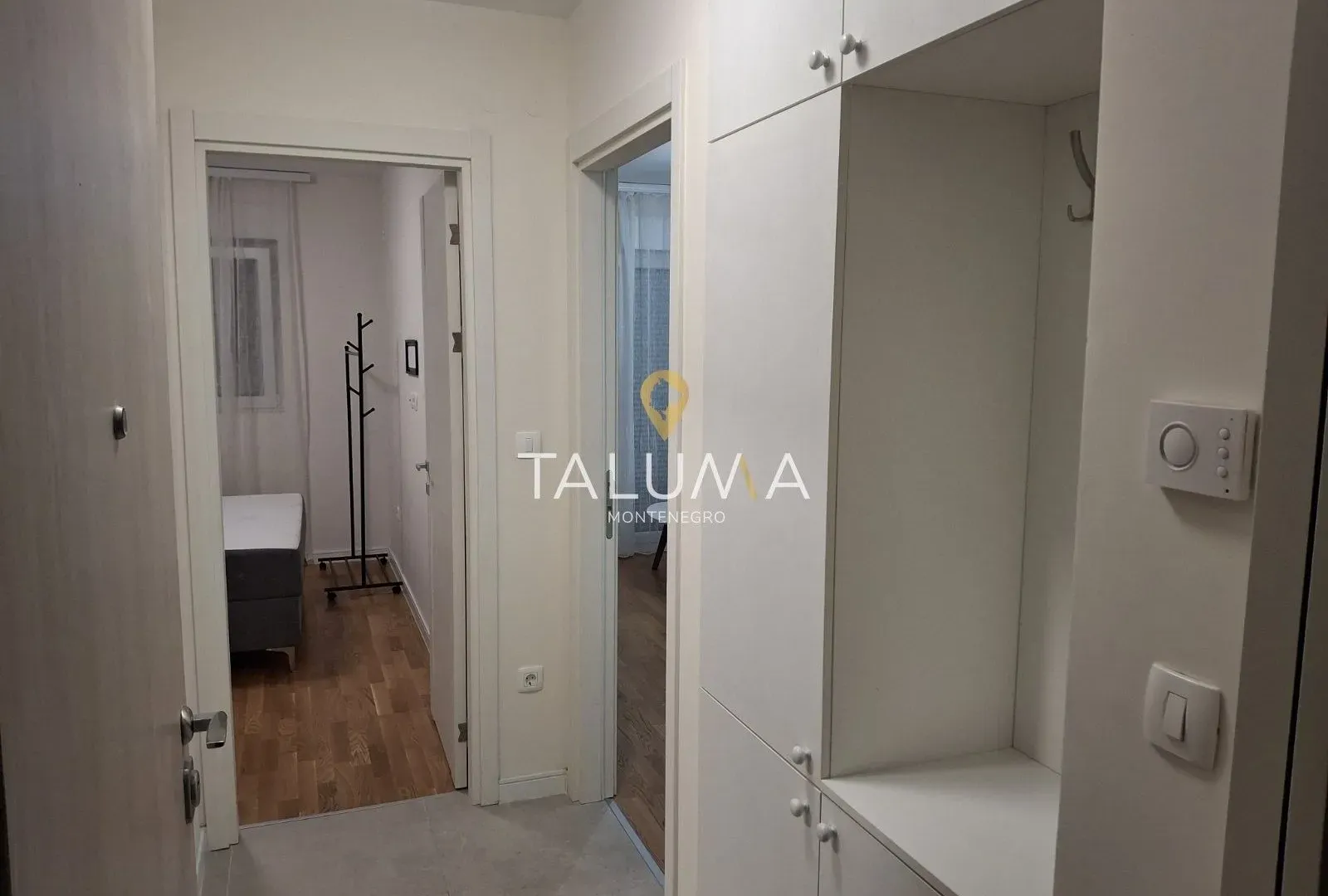 Izdavanje, jednosoban stan, 40m², Pobrežje, Podgorica