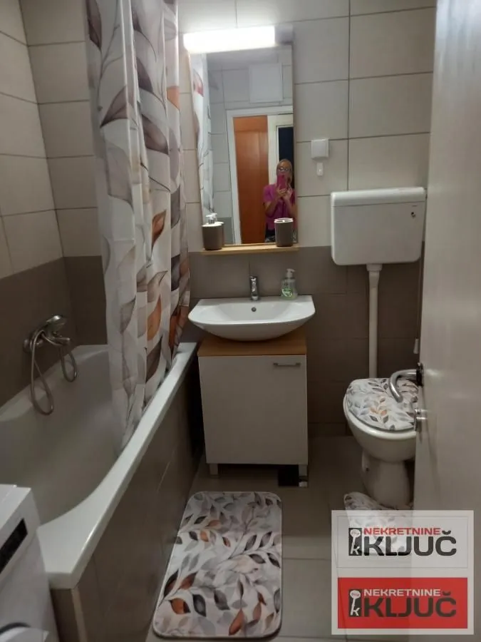 Izdavanje, dvosoban stan, 66m², Železnička Stanica, Novi Sad Sve Podlokacije