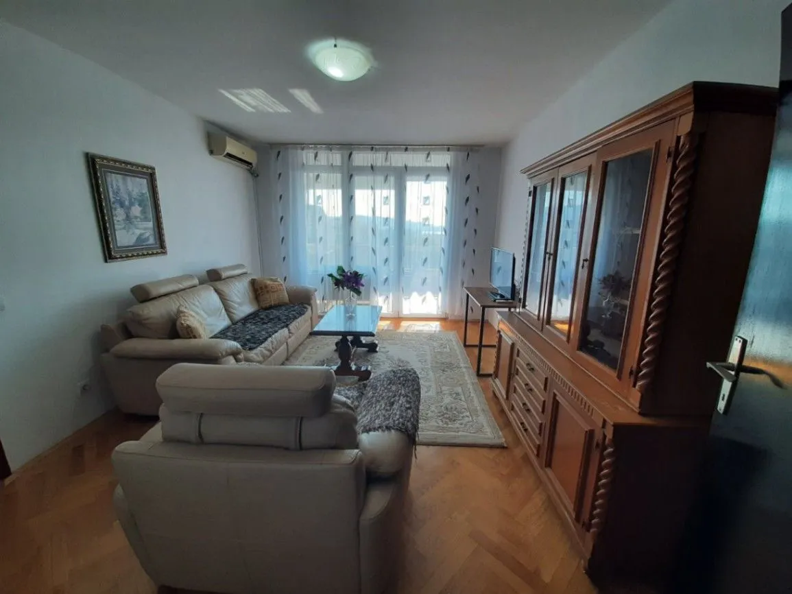 Prodaja, trosoban stan, 85m², Centar, Bar