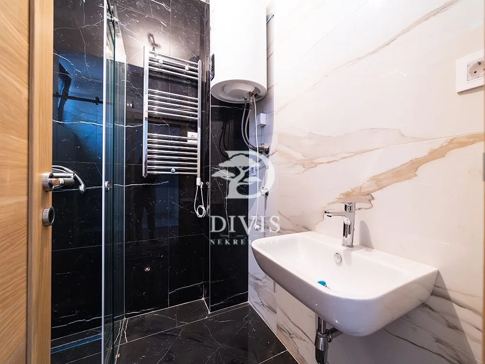 Sale, four bedroom apartment, 71m², Vračar Hram, Vračar Sve Podlokacije