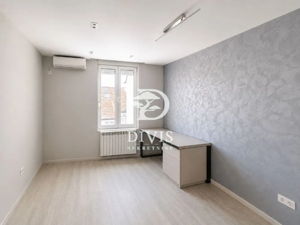 Sale, apartment, 118m², Đeram Pijaca, Beograd
