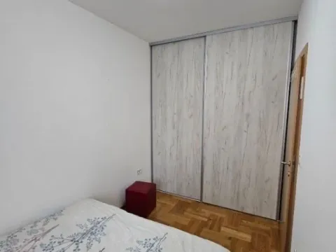Izdavanje, jednosoban stan, 36m², Stari Aerodrom, Podgorica - image 7