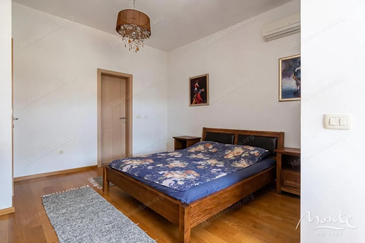 Sale, three bedroom apartment, 98m², Bečići, Budva