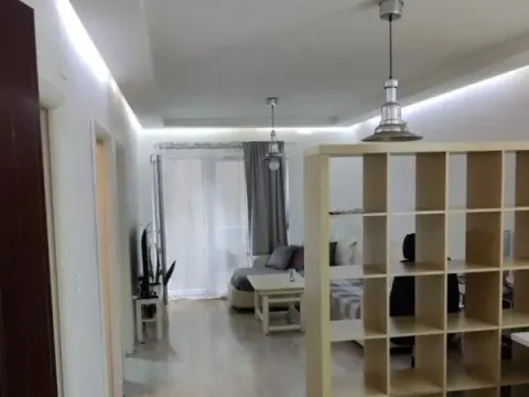 Stan in Zvezdara Sve Podlokacije