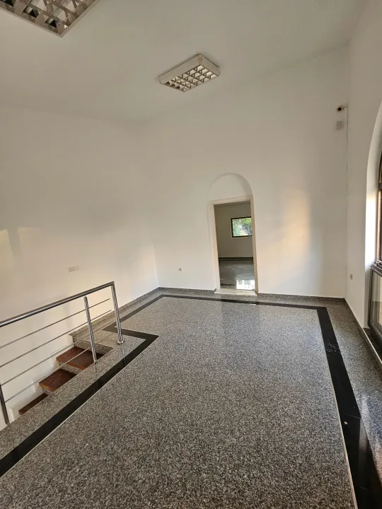 Rent, office space, 72m², Centar, Bar