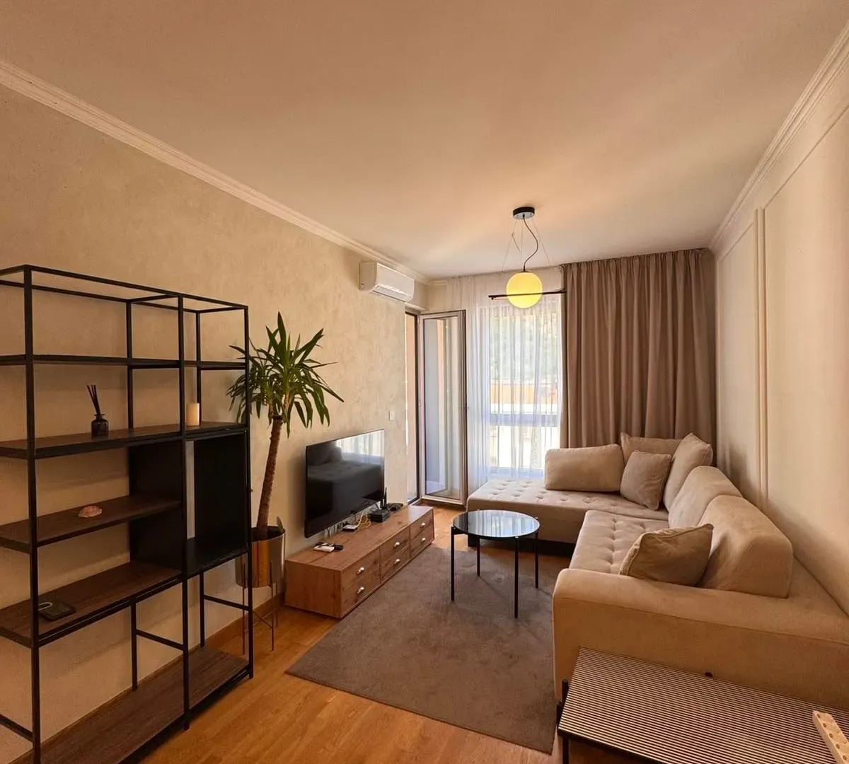 Rent, one bedroom apartment, 62m², Bečići, Budva
