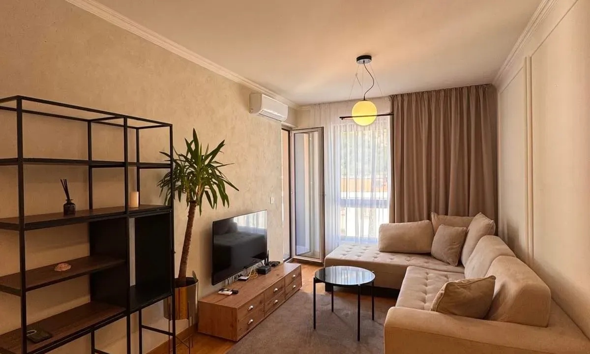 Rent, one bedroom apartment, 62m², Bečići, Budva