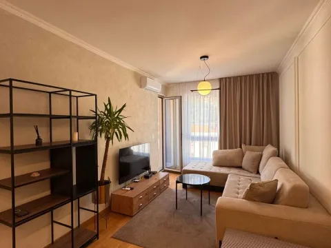 Rent, one bedroom apartment, 62m², Bečići, Budva - image 1