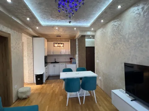 Izdavanje, trosoban stan, 100m², Stari Aerodrom, Podgorica - image 3