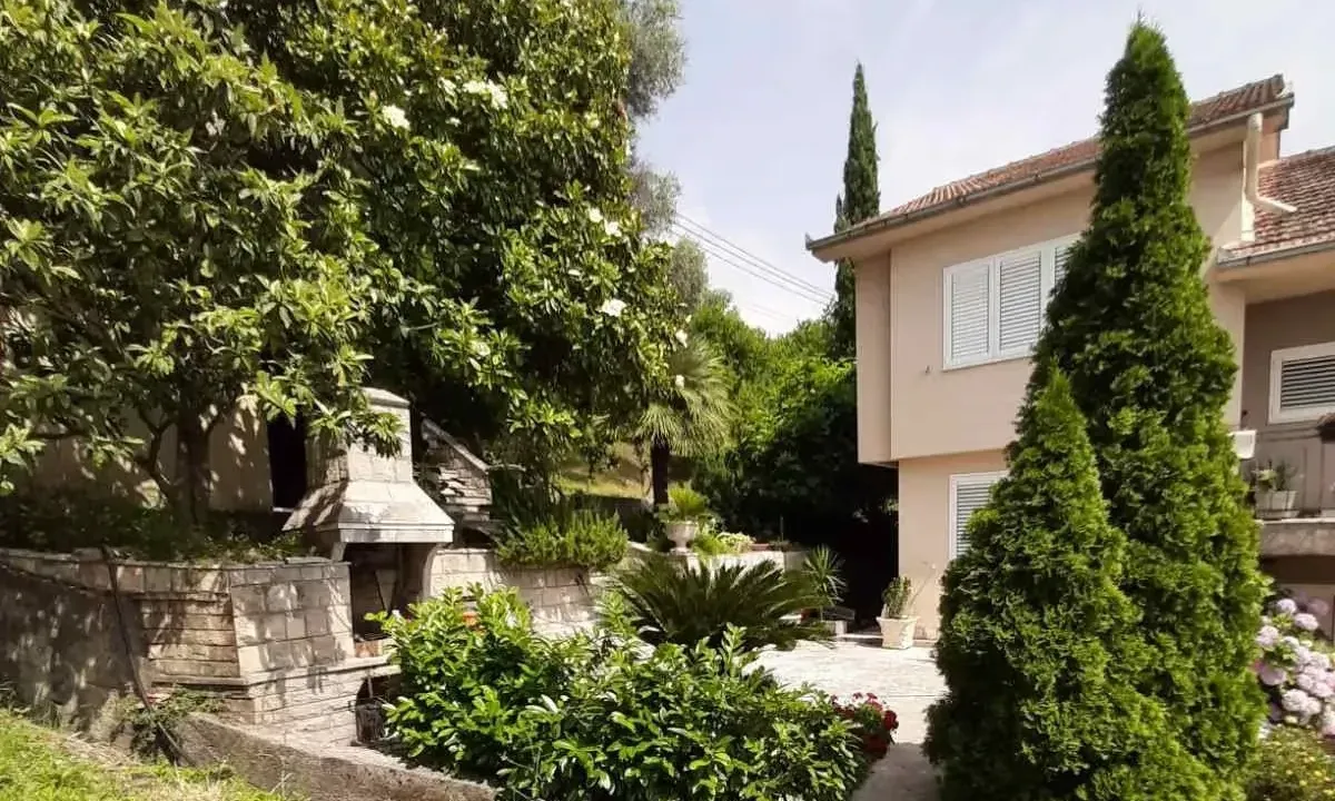 Prodaja, kuća, 210m², Tivat, Crna Gora