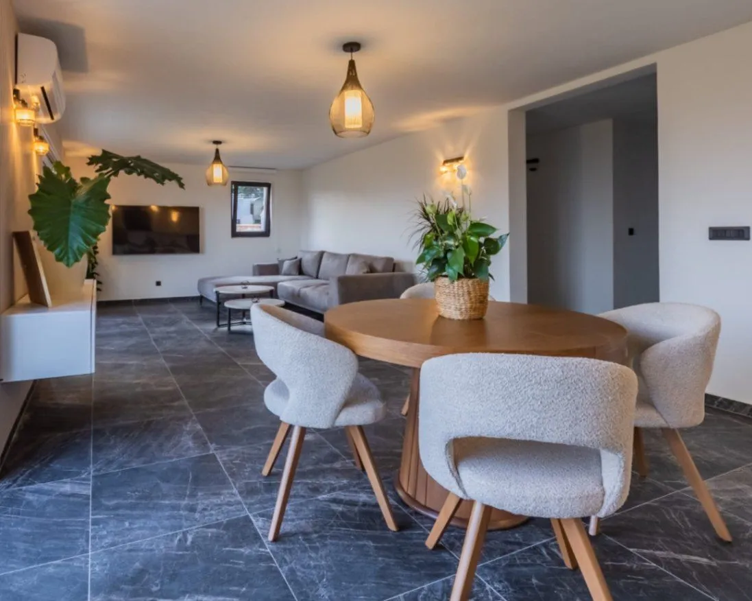 Prodaja, kuća, 293m², Markovići, Budva