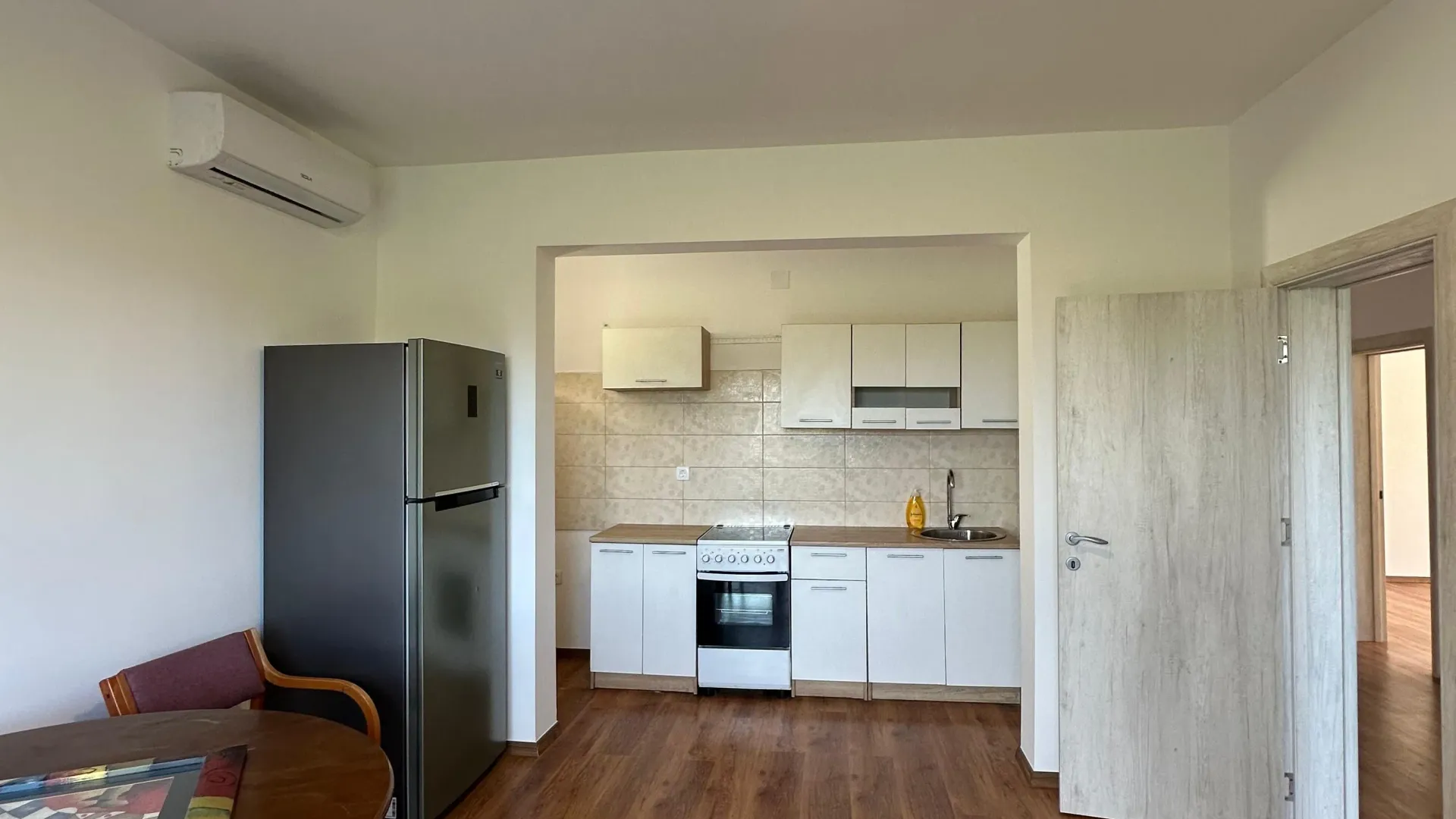 Rent, three bedroom apartment, 89m², Seljanovo, Tivat