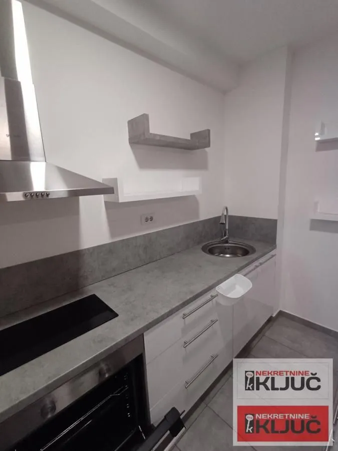 Prodaja, dvosoban stan, 43m², Salajka, Novi Sad Sve Podlokacije