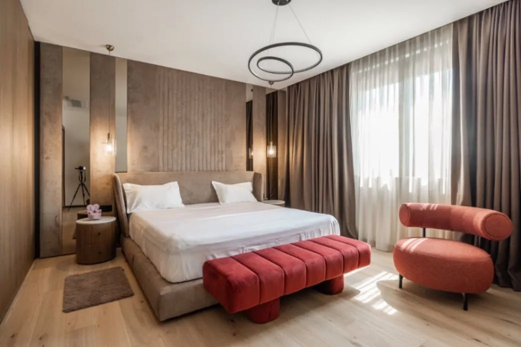 Izdavanje, jednosoban stan, 80m², Tivat, Crna Gora