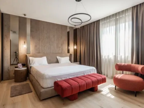 Izdavanje, jednosoban stan, 80m², Tivat, Crna Gora