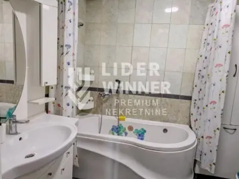 Izdavanje, četvorosoban stan, 120m², Petlovo Brdo, Beograd - image 13