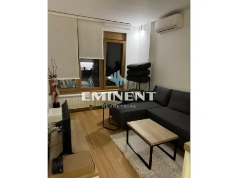 Rent, two bedroom apartment, 35m², Južni Bulevar, Vračar Sve Podlokacije - image 3