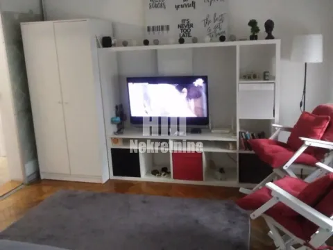 Stan in Vračar Hram