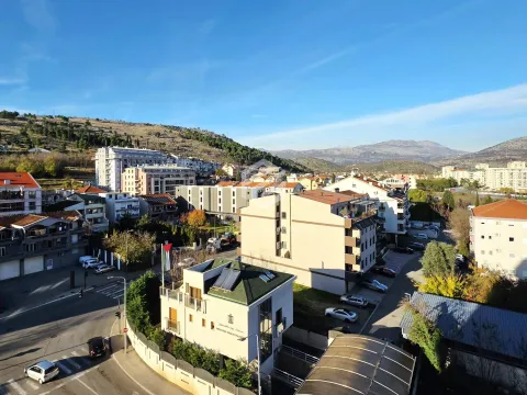 Rent, one bedroom apartment, 48m², Vezirov Most, Podgorica - image 12