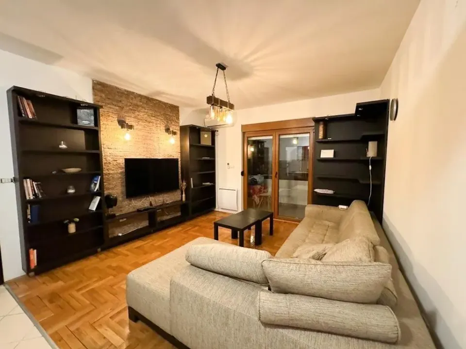 Izdavanje, jednosoban stan, 50m², Podgorica, Crna Gora