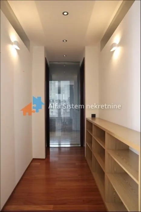 Izdavanje, stan, 176m², Kalenić Pijaca, Vračar Sve Podlokacije