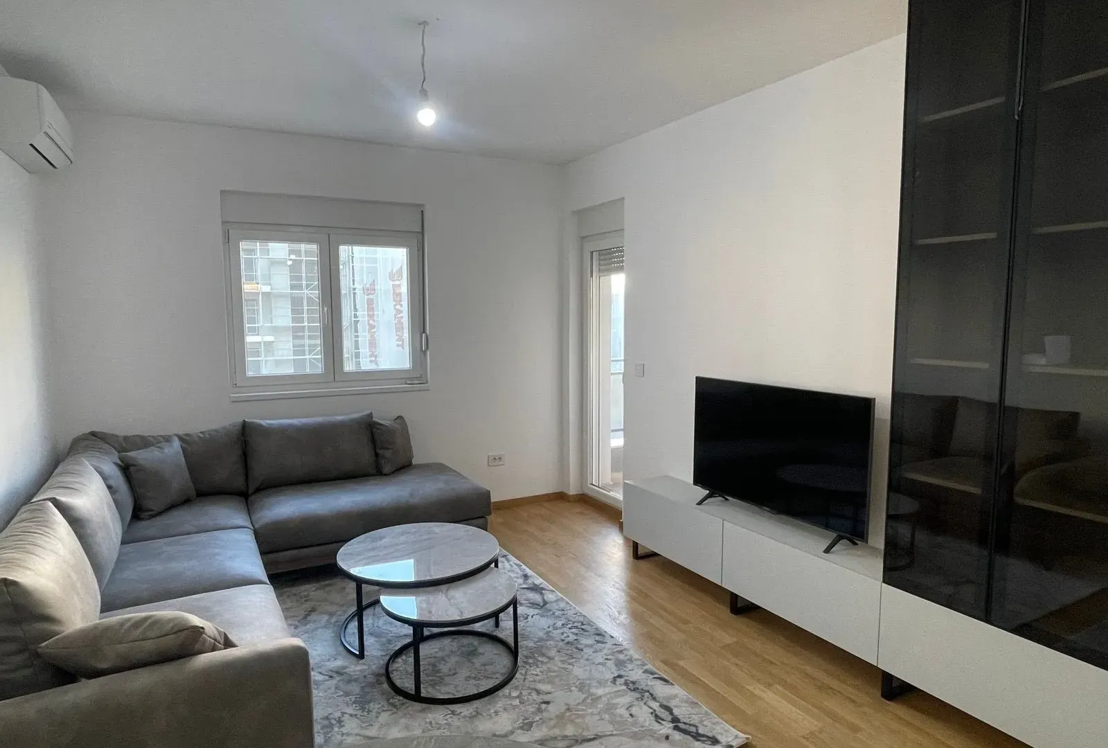 Izdavanje, jednosoban stan, 48m², Stari Aerodrom, Podgorica