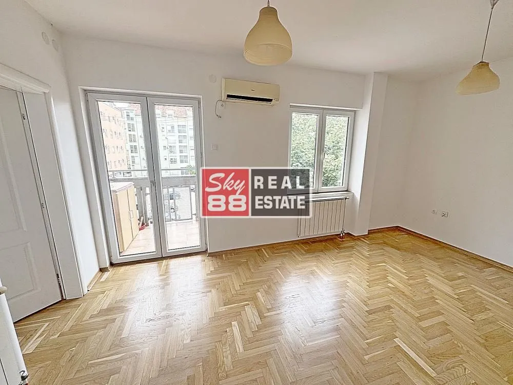 Prodaja, dvosoban stan, 43m², Bulevar Evrope, Novi Sad Sve Podlokacije