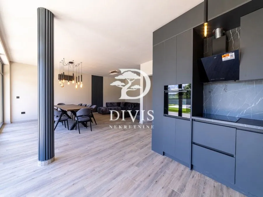 Sale, house, 216m², Kosmaj, Sopot