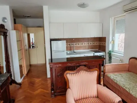 Izdavanje, garsonjera, 33m², Spens, Novi Sad Sve Podlokacije - image 1