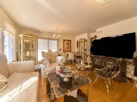 Prodaja, trosoban stan, 120m², Tološka šuma, Podgorica - image 2